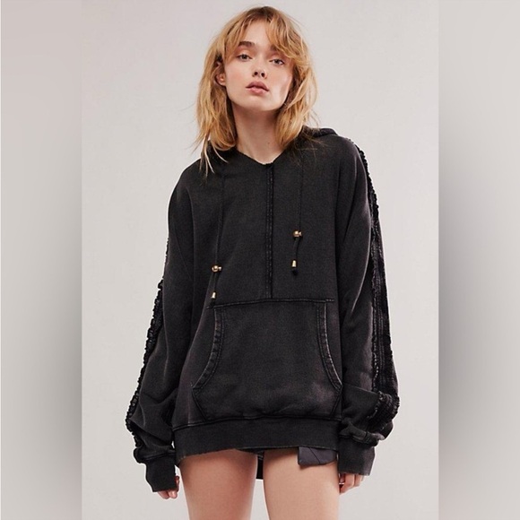 Free People XOXO Sweatshirt in Black Size Large NWT - Picture 1 of 16